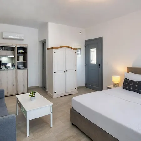 Lagoon Santorini Residences * 伊亚